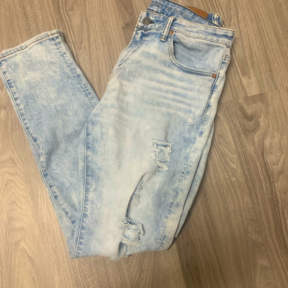 American eagle white washed distressed 32x34